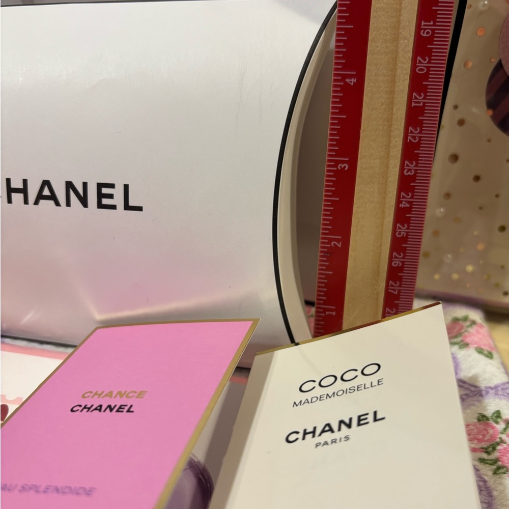 NEW Chanel CHANCE, COCO Perfume Set with Unique CHANEL Gift box 
Items sample sz - Picture 9 of 11